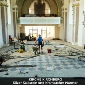 Kirche in Kirchberg | Silzer Kalkstein und Kramsacher Marmor